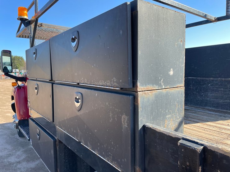 2006-gmc-topkick-image-28