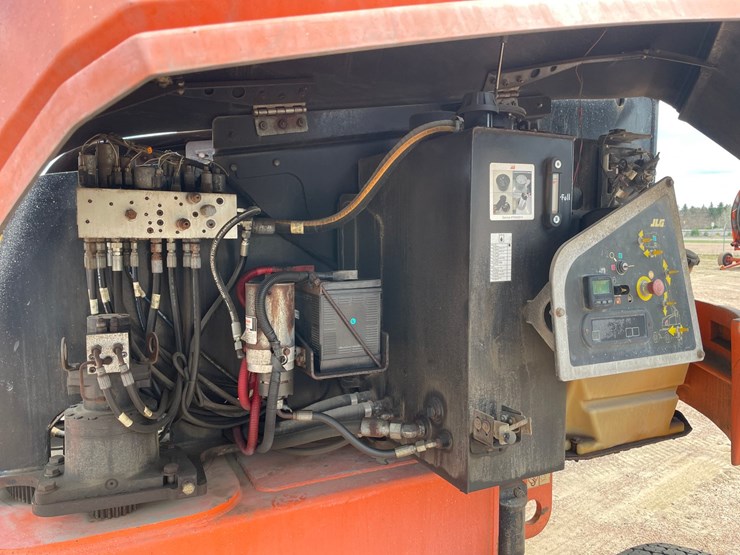 2016-jlg-400s-image-29