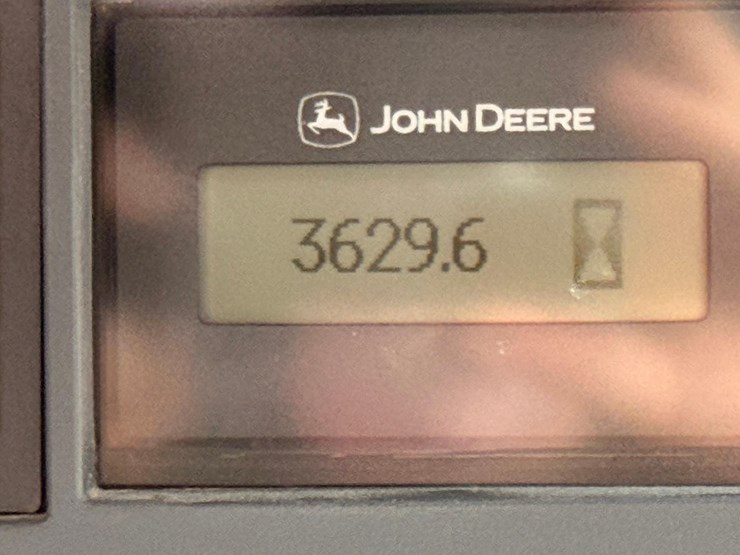 2014-deere-328e-image-29