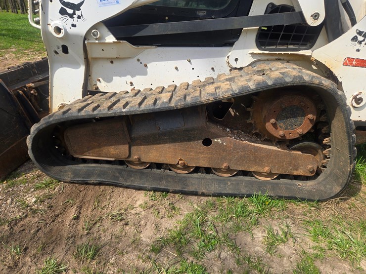 2010-bobcat-t650-image-54