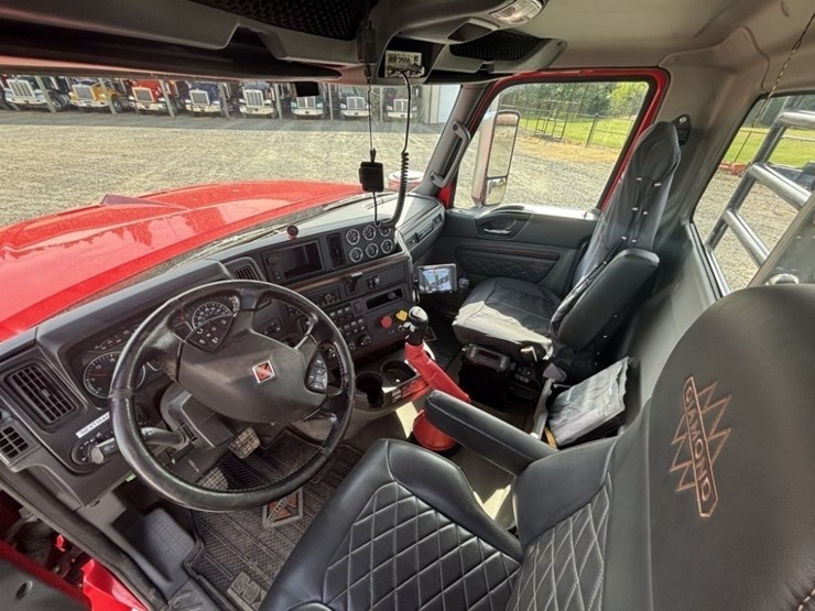 2023-international-hx520-image-31