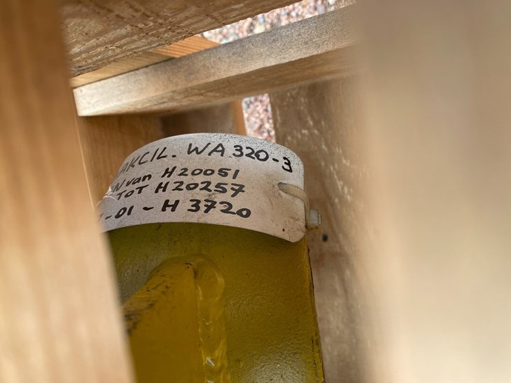 komatsu-wa320-image-6