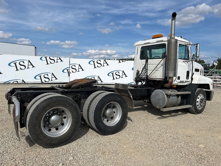 2002-mack-ch613-image-5