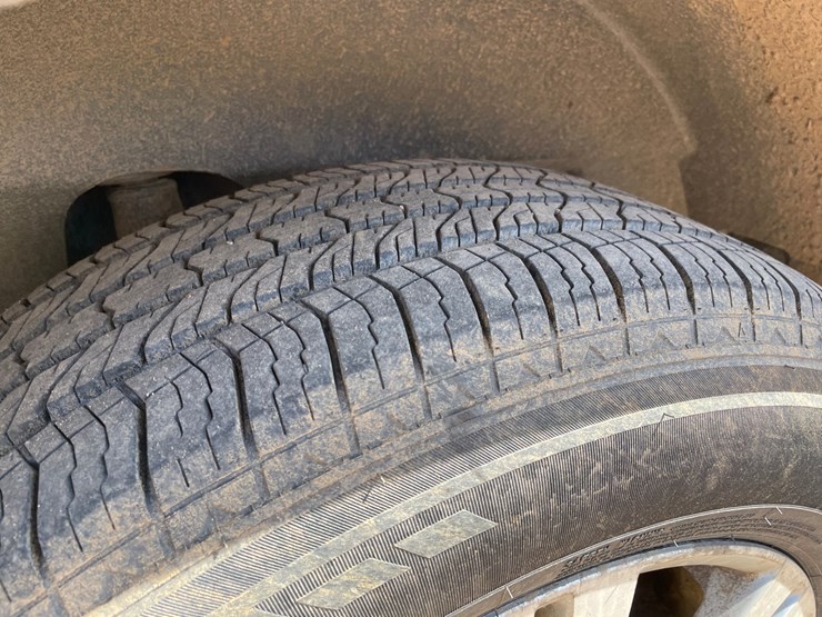 2011-cadillac-srx-image-18