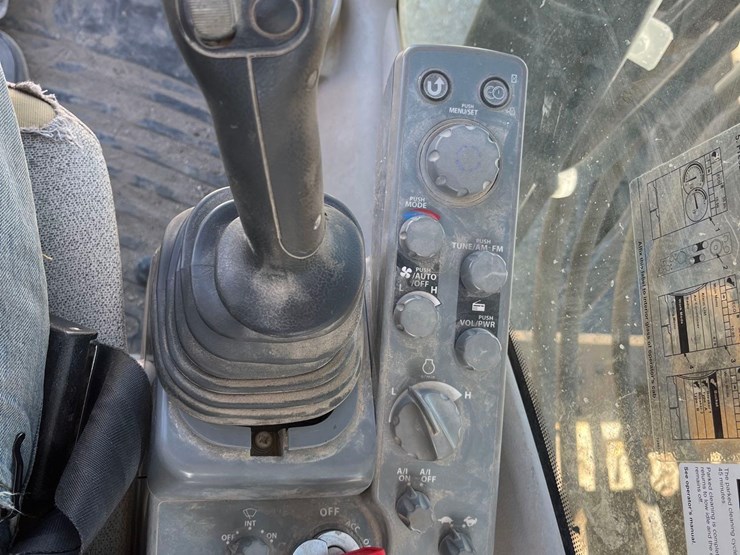 2019-john-deere-6-image-26