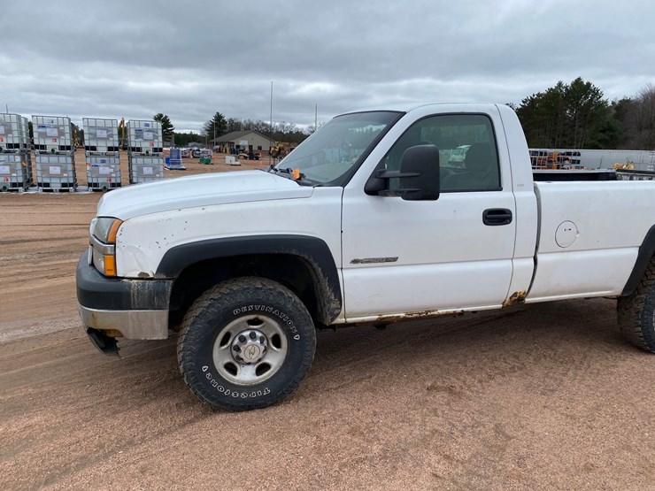 2004-chevrolet-2500-image-14