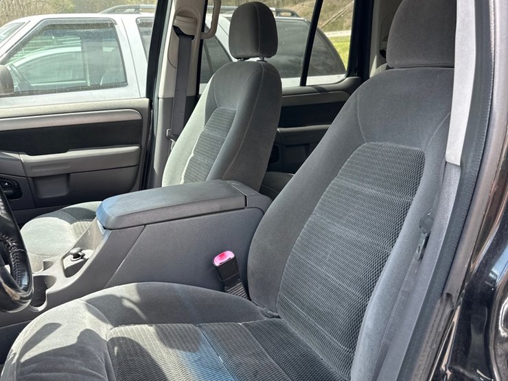 2003-ford-explorer-image-5