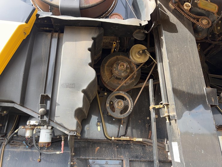 2006-new-holland-cr970-image-10