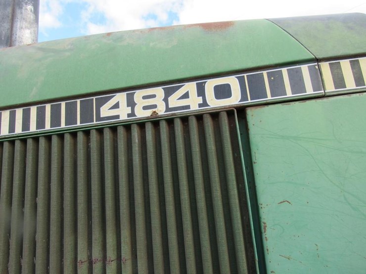 2020-john-deere-6105e-image-1