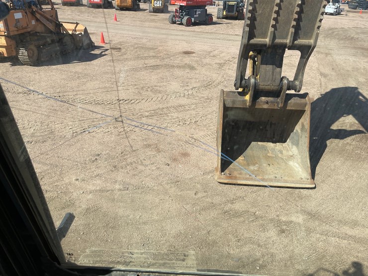 caterpillar-324e-image-76