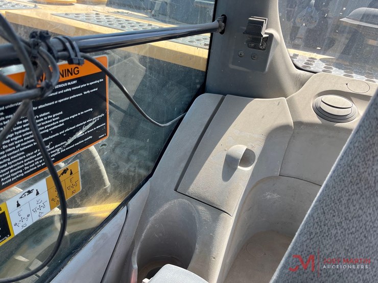 2019-john-deere-6-image-30