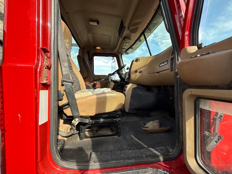 2007-mack-cl733-image-60