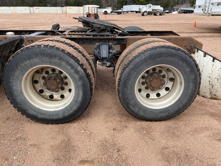 2016-kenworth-t680-image-29