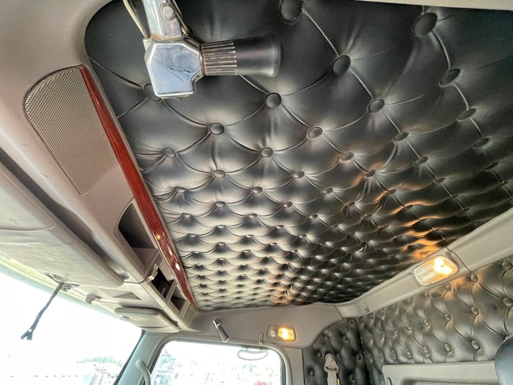 2009-kenworth-w900-image-67