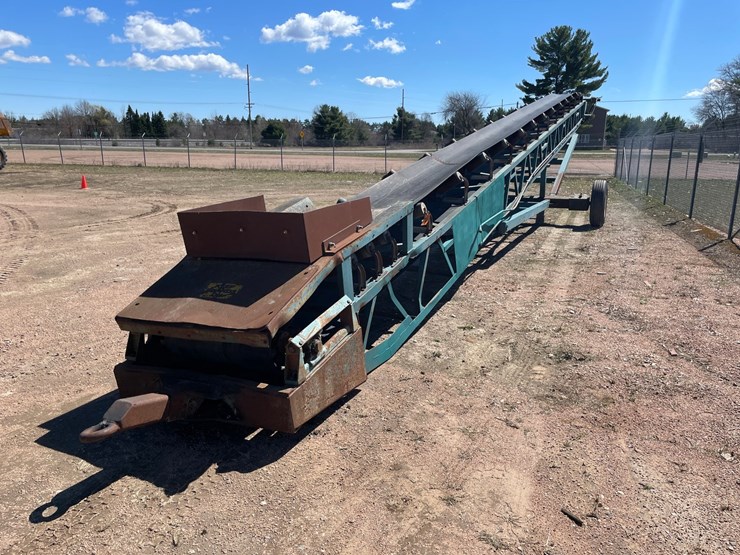 #1143-•-60'-towable-hydraulic-belt-conveyor-image-1