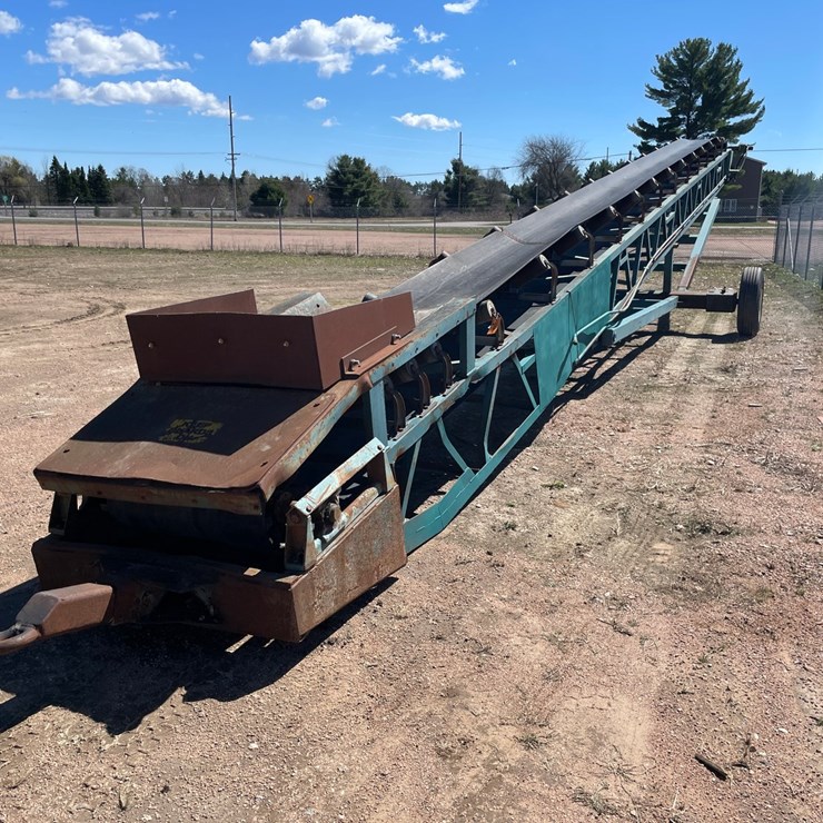 #1143 • 60' Towable Hydraulic Belt Conveyor