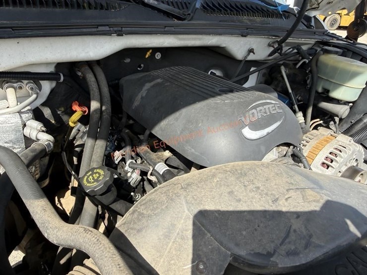 2001-chevrolet-silverado-2500-image-39