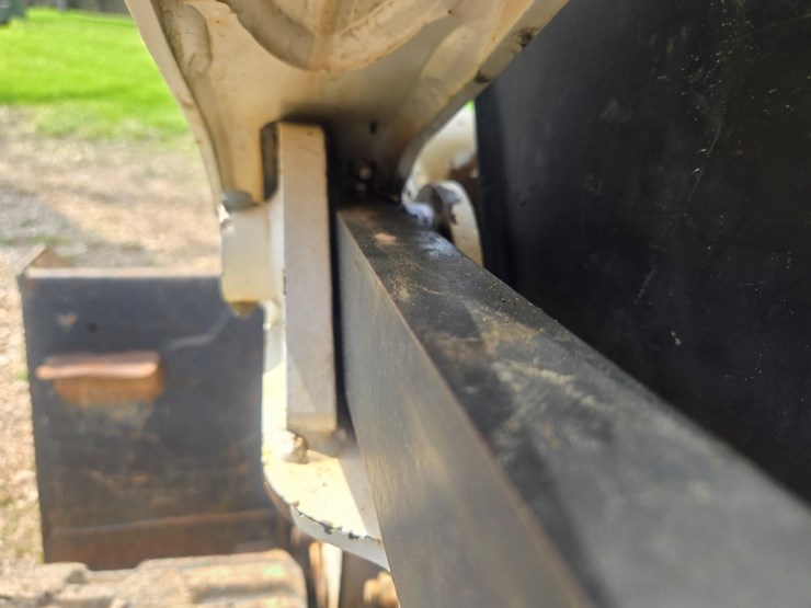 2010-bobcat-t650-image-84