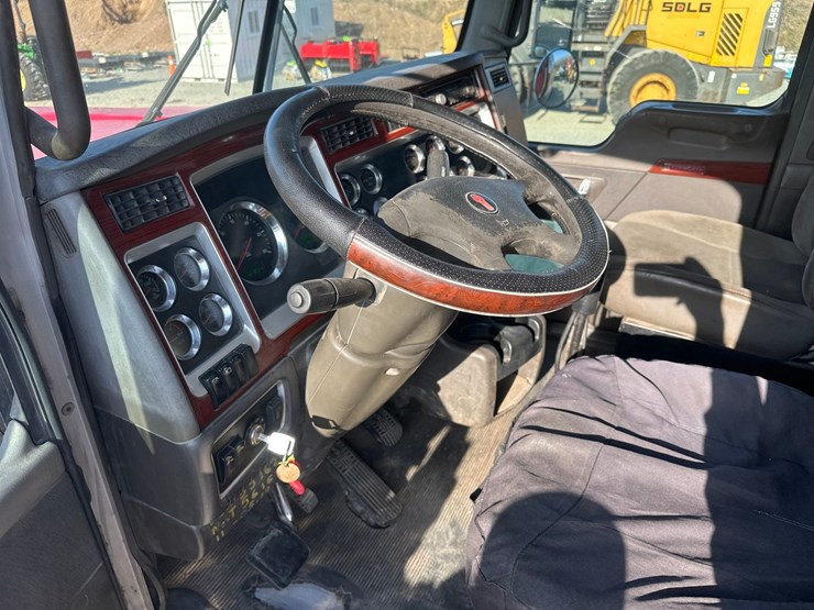 2006-kenworth-w900-image-33