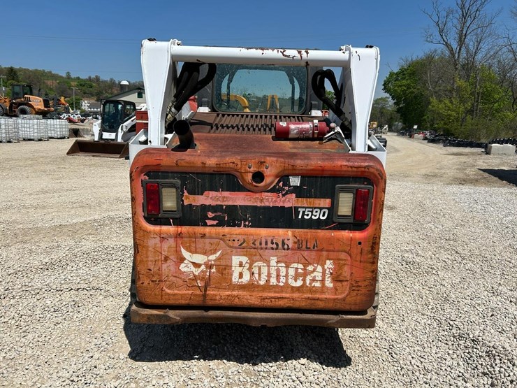 2015-bobcat-t590-image-3