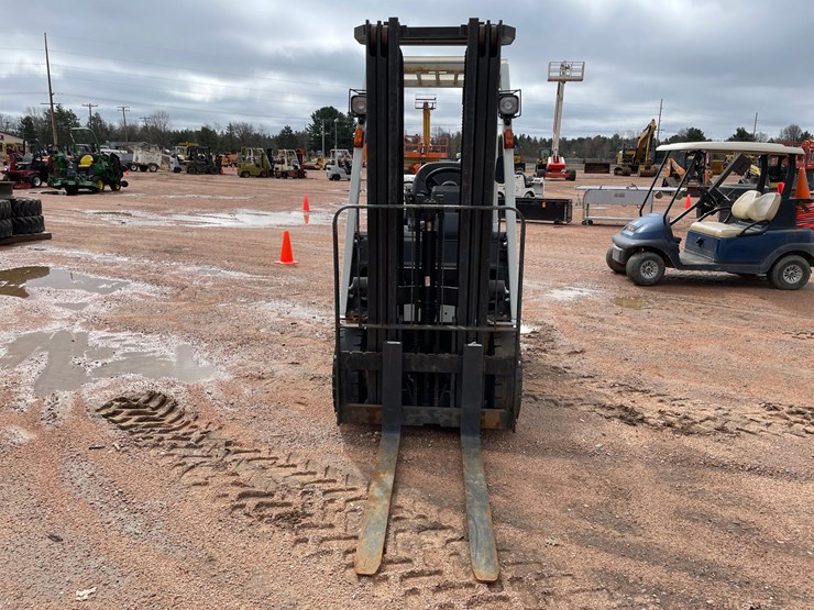 #1165-•-unicarriers-3,450-lbs-lp-forklift-image-8