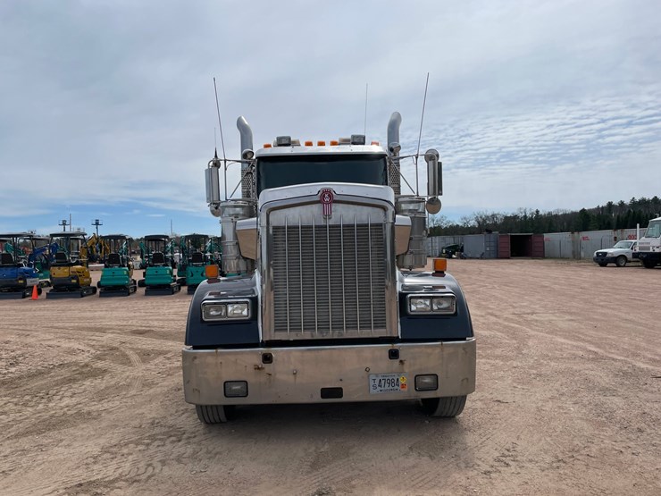 2009-kenworth-w900-image-2