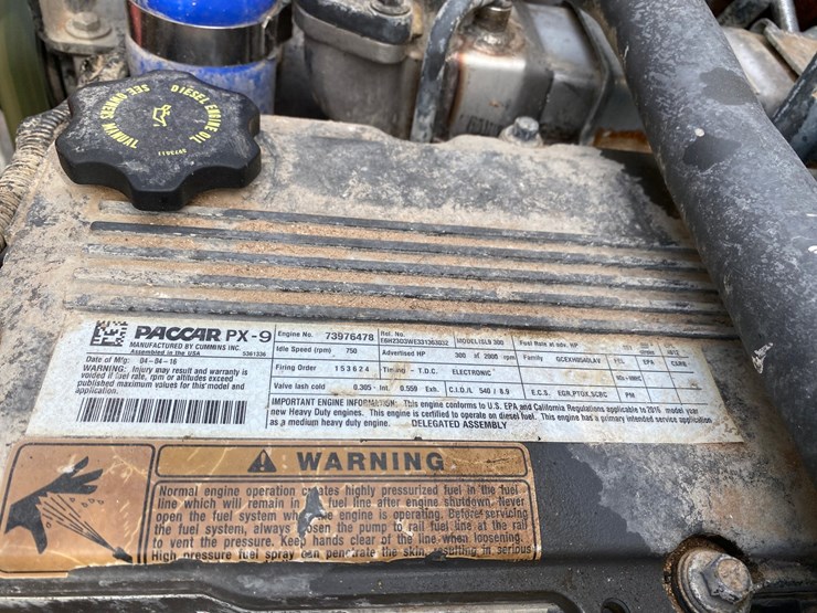 2017-peterbilt-348-image-38