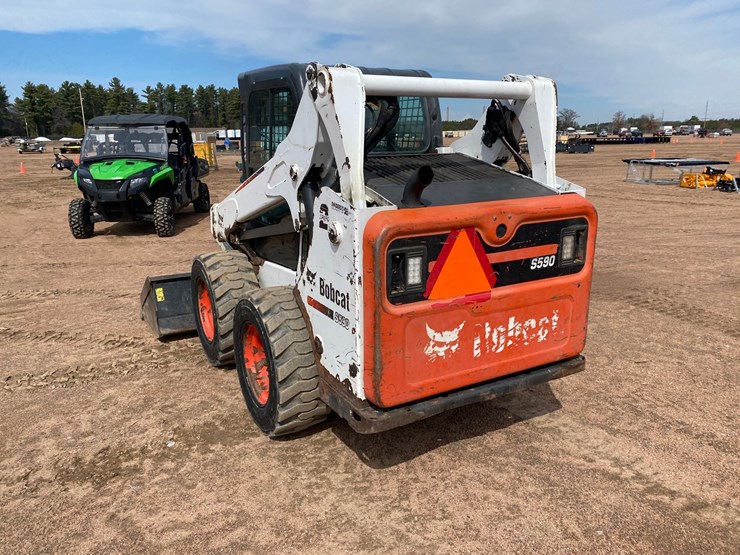 2014-bobcat-s590-image-9