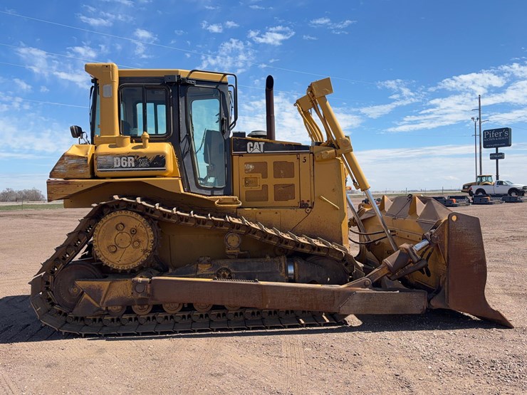 1998-caterpillar-d6r-xl-image-4