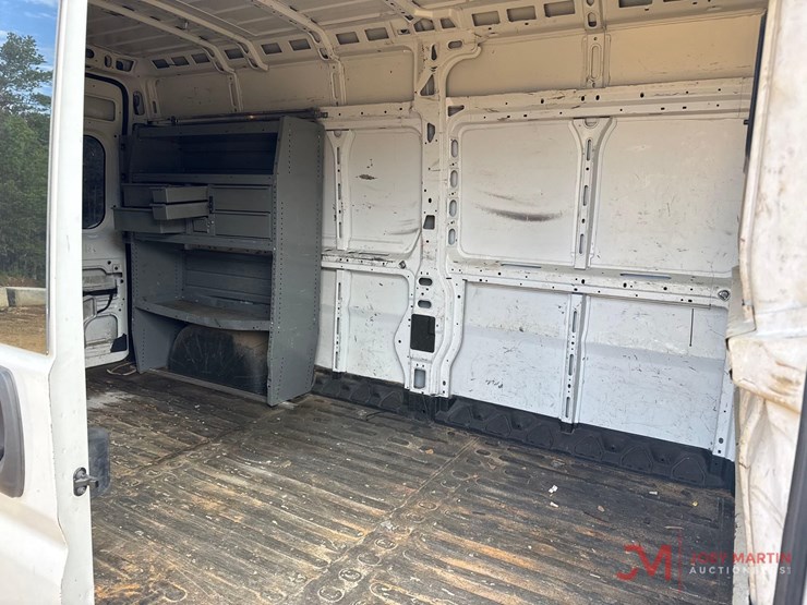 2014-dodge-2500-image-13