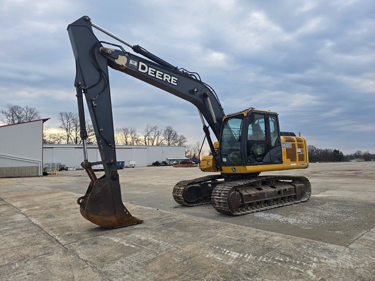 2014-deere-160g-lc-image-3