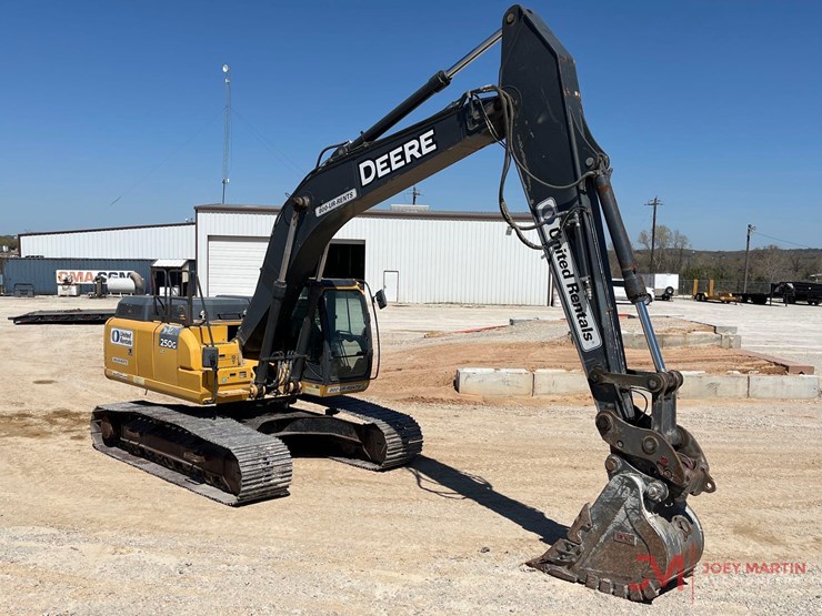 2019-john-deere-6-image-4