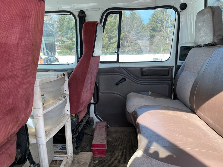 2000-international-4700-image-29