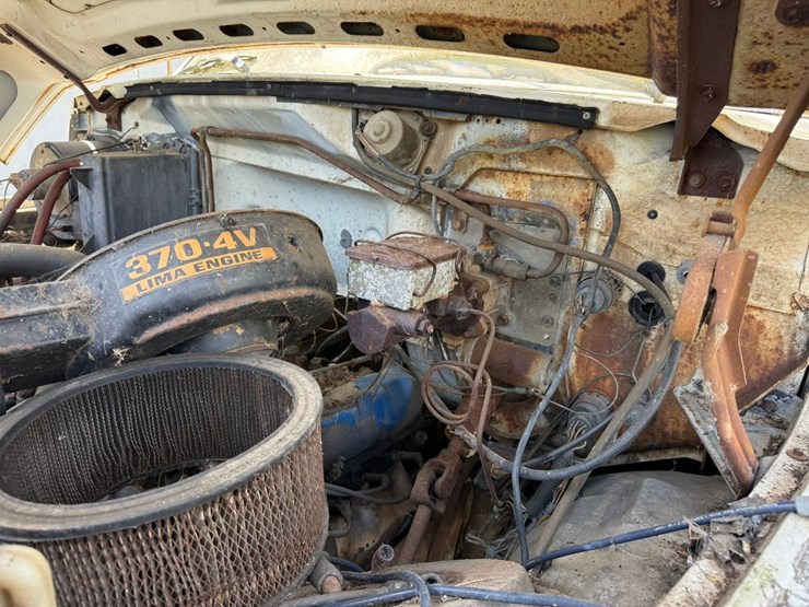 1982-ford-f700-image-43