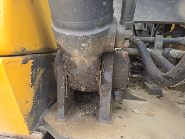 2013-deere-160g-lc-image-36