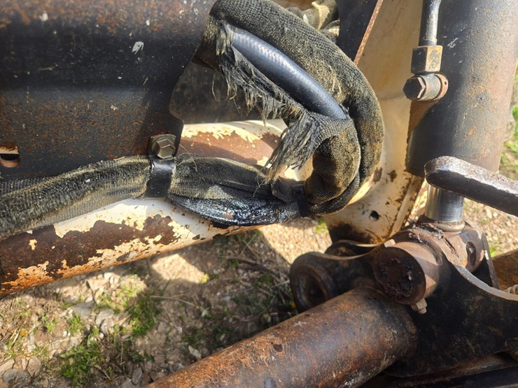 2010-bobcat-t650-image-73