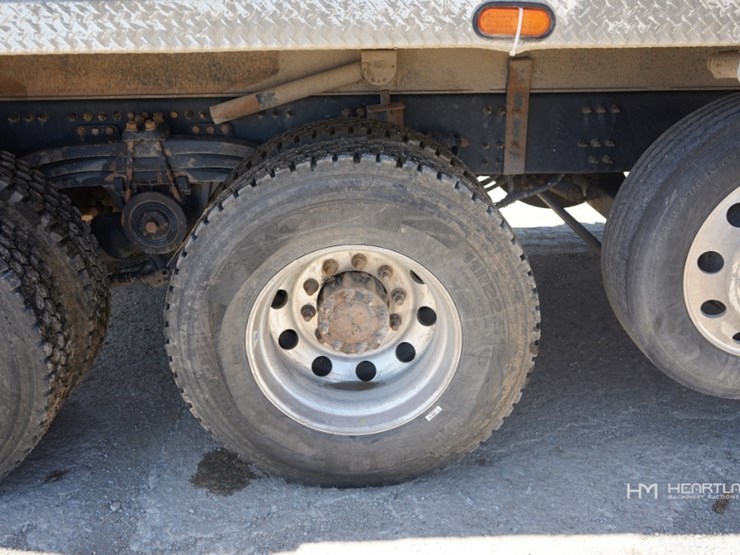 2018-mack-granite-gu713-image-52