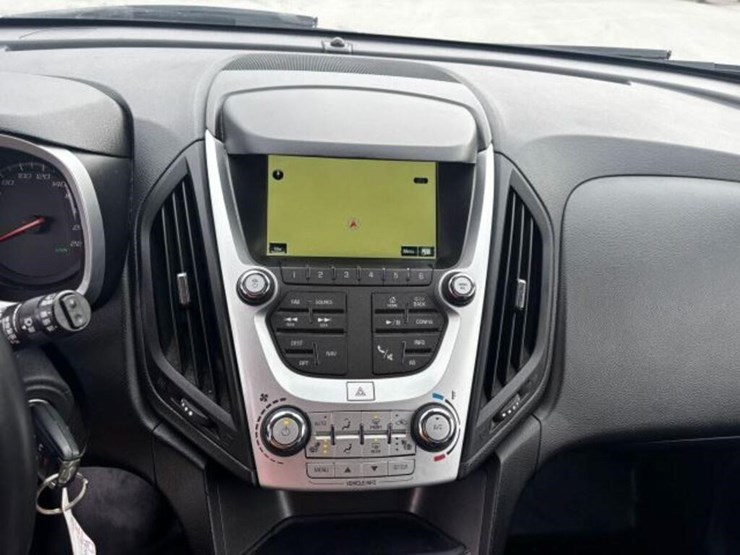 2017-chevrolet-equinox-image-24