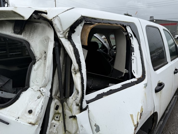 2013-chevrolet-tahoe-image-20