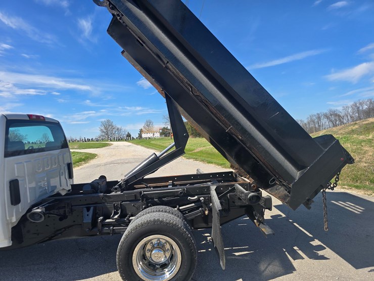 2019-chevrolet-silverado-3500-image-53