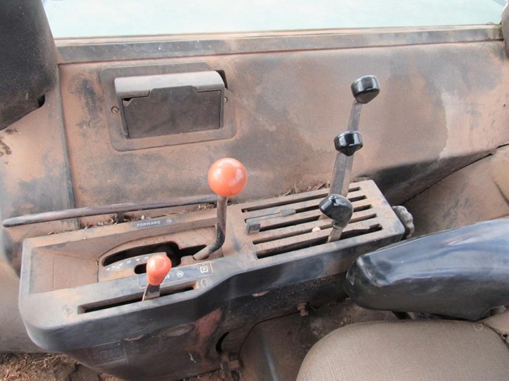 2020-john-deere-6105e-image-6