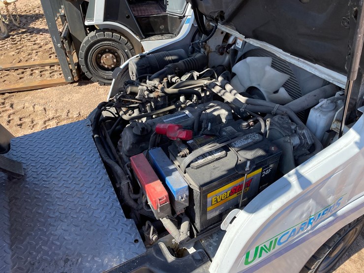 #1134-•-unicarriers-lp-forklift-image-24