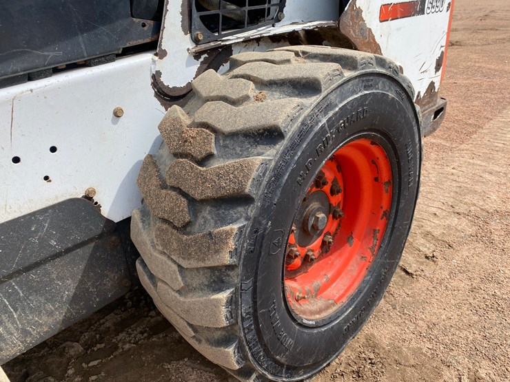 2014-bobcat-s590-image-19