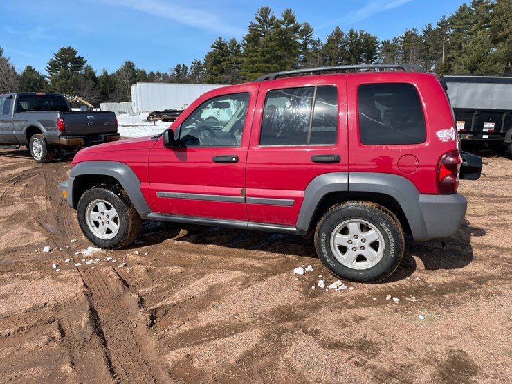 2005-jeep-liberty-image-11