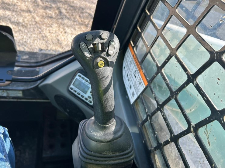 2019-bobcat-t595-image-21