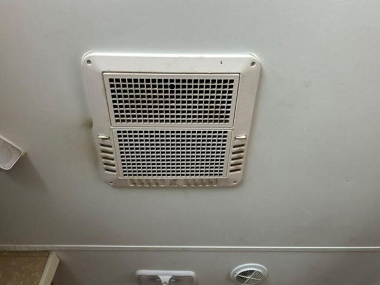 2010-gulf-stream-innsbruck-supreme-lodge-40tbs-t/a-image-87