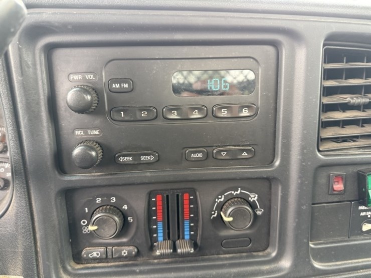 2006-chevrolet-silverado-3500-image-29