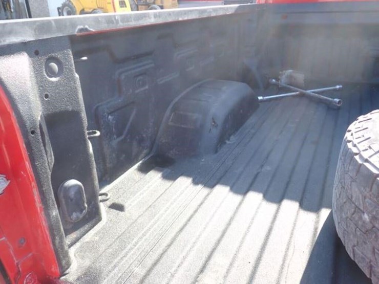 2022-chevrolet-2500hd-image-60