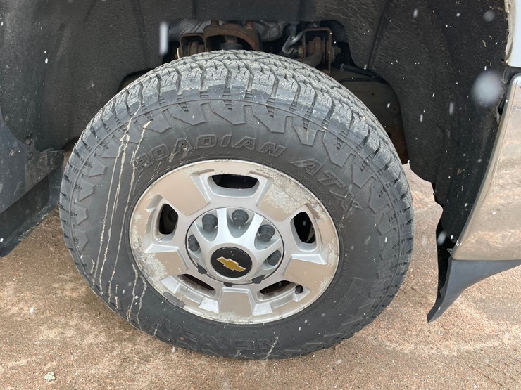 2015-chevrolet-silverado-2500-image-31