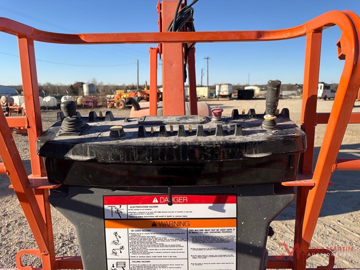 2015-jlg-600aj-image-10